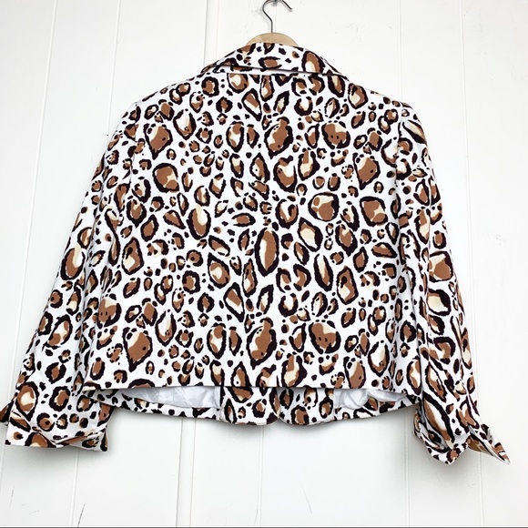 Andre Oliver White Brown Animal Print Cropped Large Button Jacket Women’s Size 6 - Picture 2 of 4